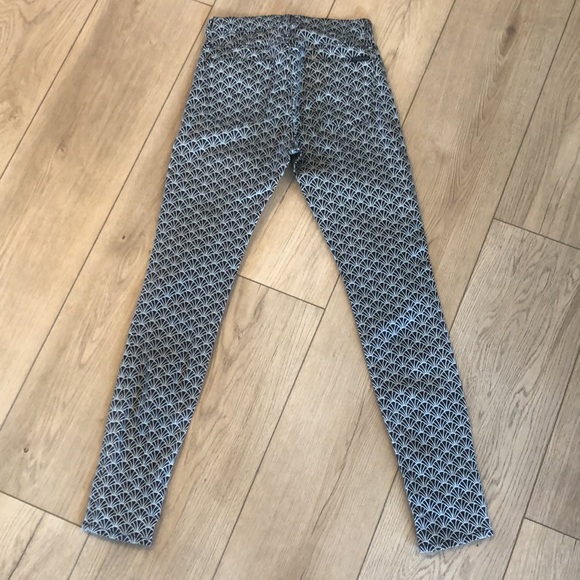 Hudson Nico Super Skinny Midrise Jean in color Diamond. Size 26 - Picture 6 of 10
